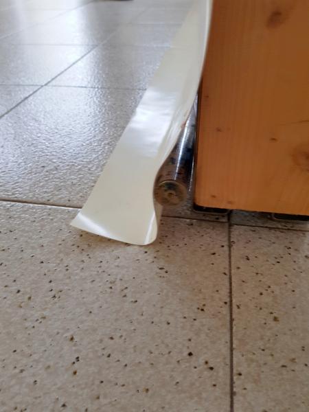 TASCA ASOLA E MINIGONNA SU TELO TRASPARENTE