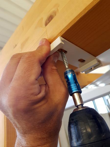 4° Fissaggio staffe a soffitto