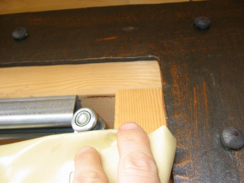 BINARIO IN FERRO E CARRELLO PER SCORREVOLI