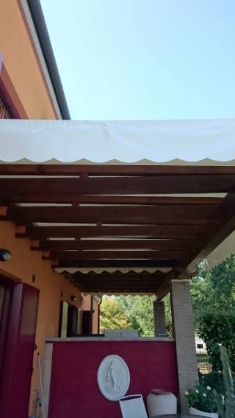 COPERTURA PICCOLA PERGOLA IN LEGNO ADDOSSATO