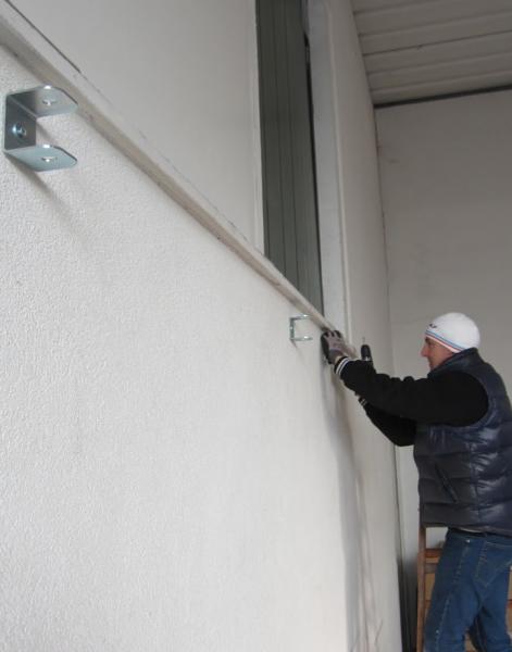 Montaggio staffe a muro